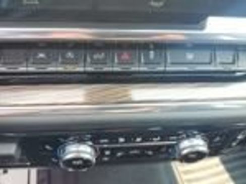 Used 2025 GMC Sierra 1500 Elevation AWD/4WD image 9
