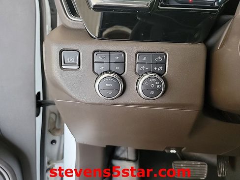 Used 2022 GMC Sierra 1500 SLT w/ SLT Convenience Package AWD/4WD image 21