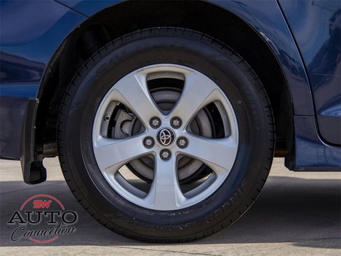 Used 2020 Toyota Sienna LE image 9