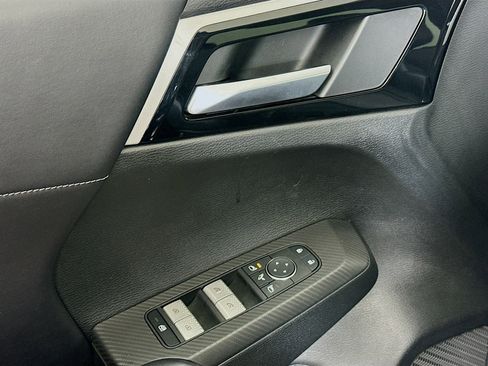 Used 2024 Mitsubishi Outlander SE image 15