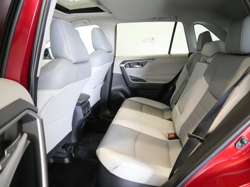 Used 2022 Toyota RAV4 XLE Premium AWD/4WD image 25
