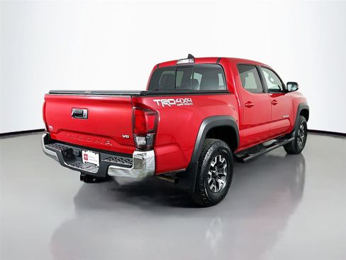 Certified 2018 Toyota Tacoma TRD Off-Road image 13