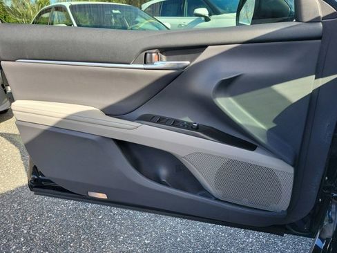 Used 2021 Toyota Camry XSE image 37