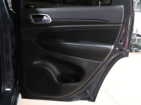 Used 2018 Jeep Grand Cherokee Altitude image 24