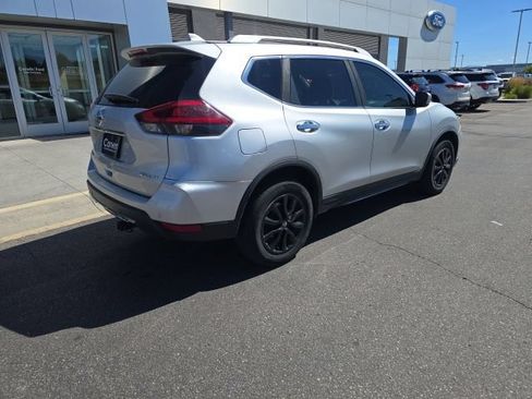 Used 2019 Nissan Rogue SV AWD/4WD image 6