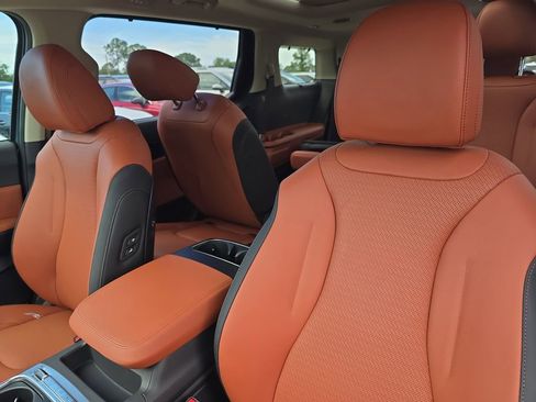 New 2026 Kia Carnival SX Prestige FWD image 23