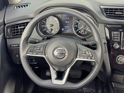 Used 2021 Nissan Rogue Sport S image 19