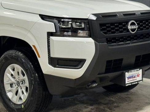 Used 2026 Nissan Frontier S AWD/4WD image 3