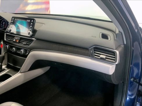 Used 2018 Honda Accord EX image 21