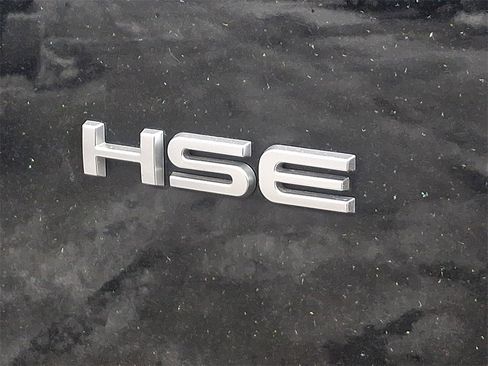 Used 2017 Land Rover Range Rover HSE image 31