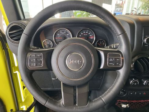 Used 2018 Jeep Wrangler Unlimited Rubicon AWD/4WD image 16