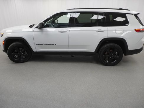 Certified 2023 Jeep Grand Cherokee L Laredo image 14