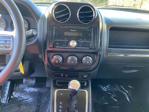 Used 2015 Jeep Patriot Sport image 14