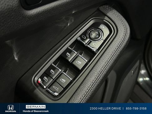 Used 2022 Porsche Macan AWD/4WD image 18