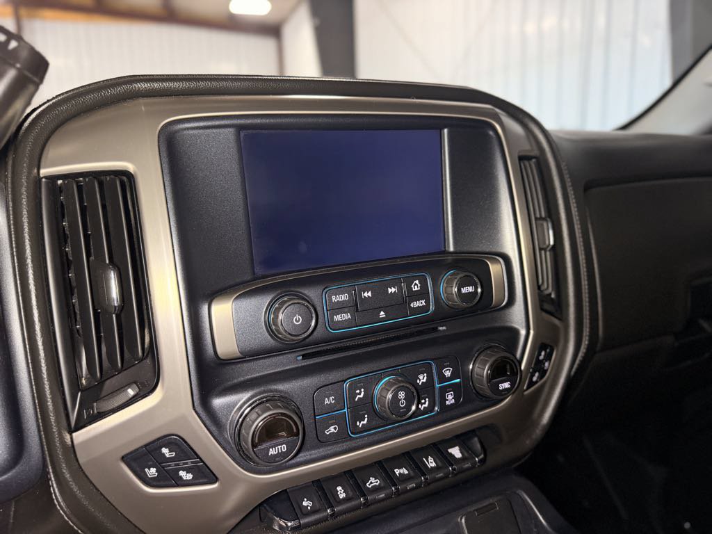 Used 2018 GMC Sierra 3500 Denali w/ Duramax Plus Package AWD/4WD image 18