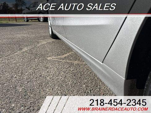 Used 2016 Ford Fusion SE image 5