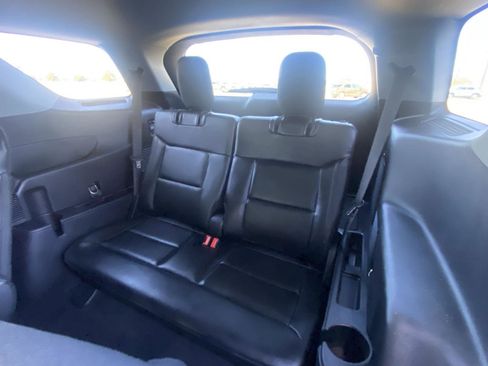 Used 2022 Ford Explorer Limited w/ Equipment Group 301A AWD/4WD image 26