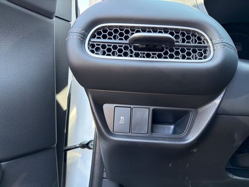 Used 2026 Honda HR-V EX-L image 15