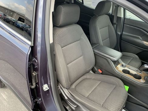 Used 2019 GMC Acadia SLE w/ LPO, Floor Liner Package image 23