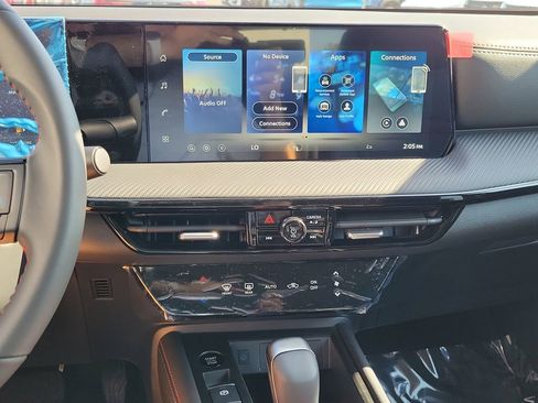 New 2026 Nissan Kicks SR w/ Illumination Package image 9