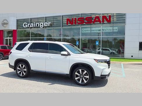 Used 2025 Honda Pilot Elite image 16
