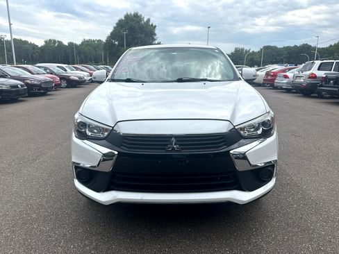 Used 2017 Mitsubishi Outlander Sport ES image 2