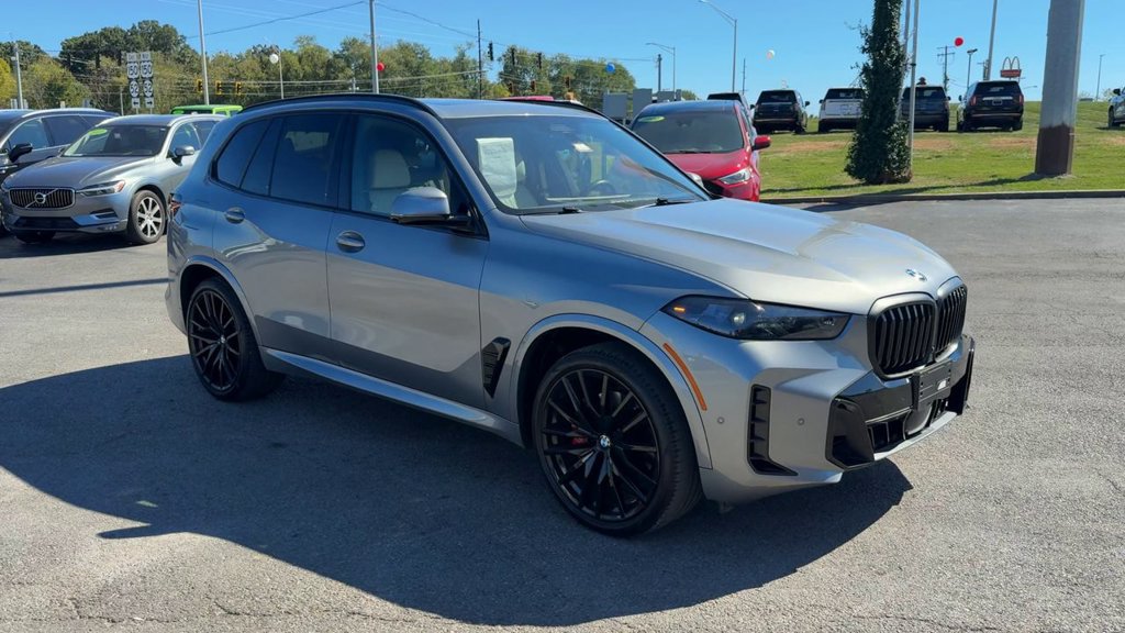 Used 2024 BMW X5 xDrive40i w/ M Sport Package AWD/4WD image 9