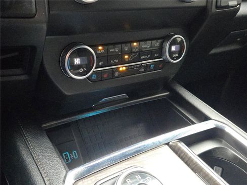 Used 2021 Ford Expedition Limited image 33