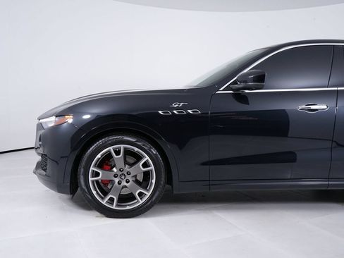 Used 2023 Maserati Levante GT AWD/4WD image 11