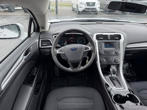 Used 2016 Ford Fusion SE FWD image 14