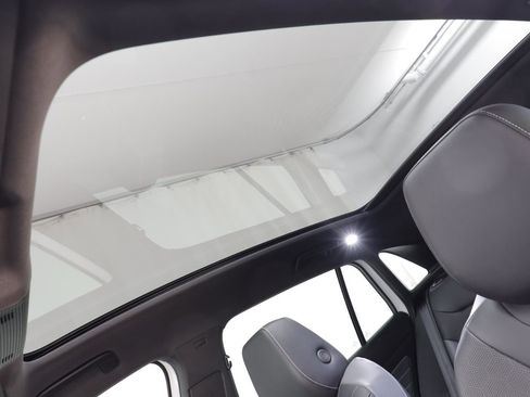 Used 2023 Volkswagen ID.4 Pro S image 15