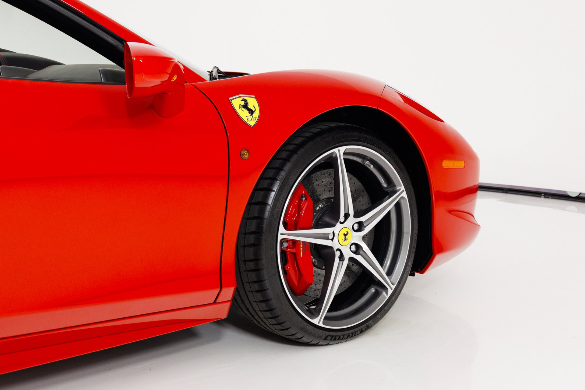 Used 2013 Ferrari 458 Spider RWD image 58