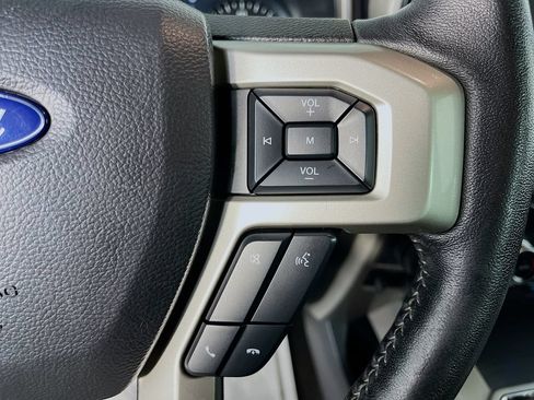 Used 2019 Ford F150 Lariat w/ Equipment Group 502A Luxury AWD/4WD image 14