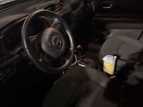 Used 2020 Jeep Renegade Altitude image 3