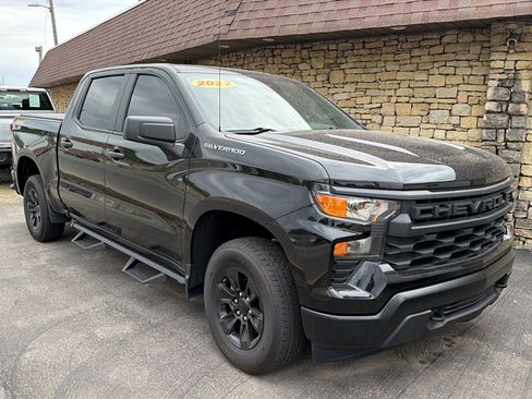 Used 2022 Chevrolet Silverado 1500 W/T w/ WT Value Package AWD/4WD image 1
