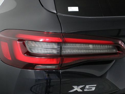 Used 2023 BMW X5 sDrive40i w/ Premium Package RWD image 18