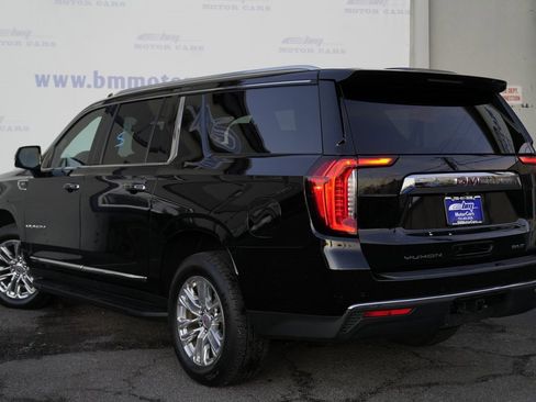 Used 2021 GMC Yukon XL SLT w/ SLT Luxury Plus Package image 4