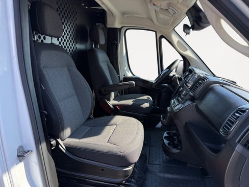 Used 2025 RAM ProMaster 2500 w/ U-Haul Equipment Group FWD image 18