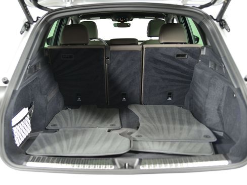 Certified 2025 Audi Q5 Premium w/ Convenience Package image 23