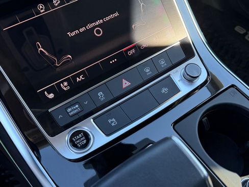 Used 2022 Audi Q8 Premium Plus w/ Premium Plus Package image 24