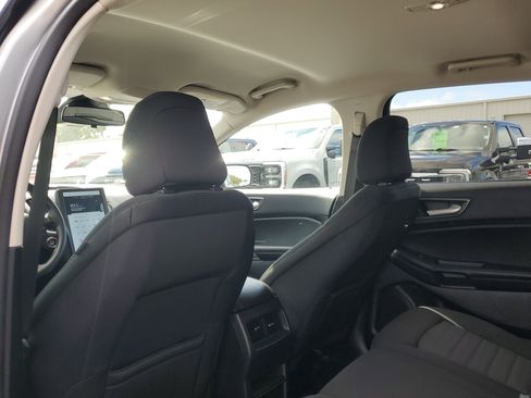 Certified 2023 Ford Edge SE w/ Black Appearance Package image 13