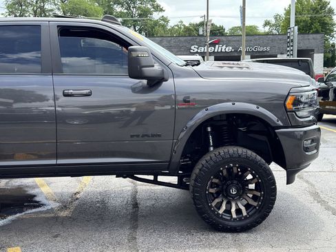 Used 2023 RAM 2500 Limited w/ Night Edition AWD/4WD image 15