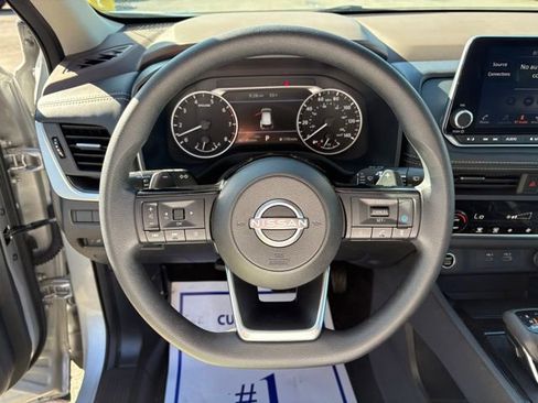 Used 2023 Nissan Rogue SV AWD/4WD image 15