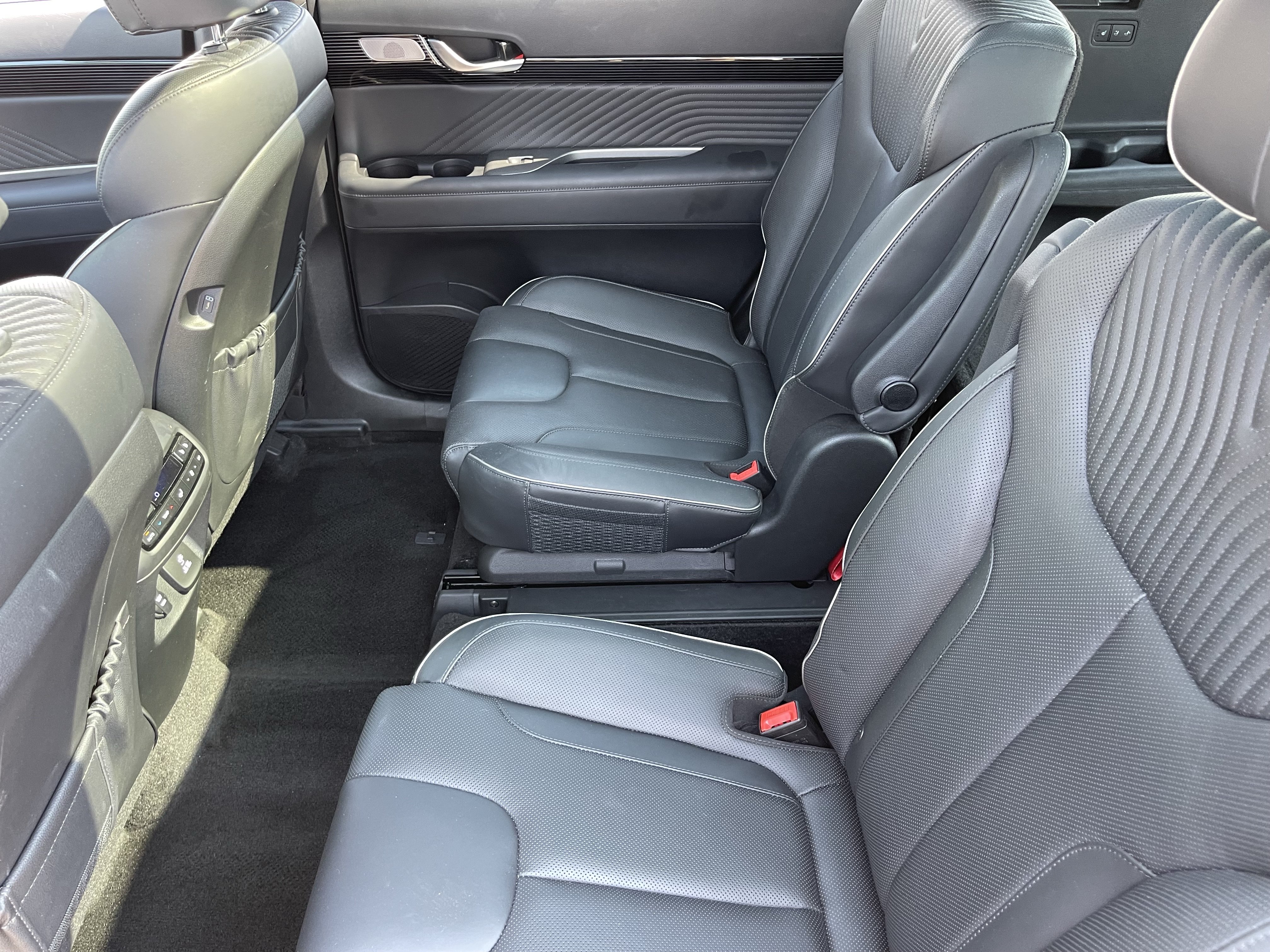 Used 2023 Hyundai Palisade Calligraphy w/ Cargo Package AWD/4WD image 17