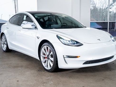 Used 2018 Tesla Model 3 Long Range image 4