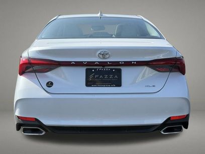 Used 2022 Toyota Avalon XLE w/ Moonroof Package