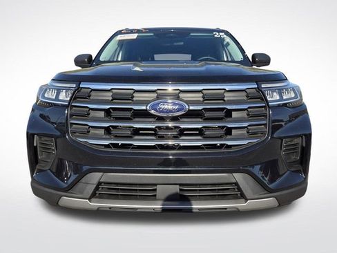 Certified 2025 Ford Explorer Active image 3