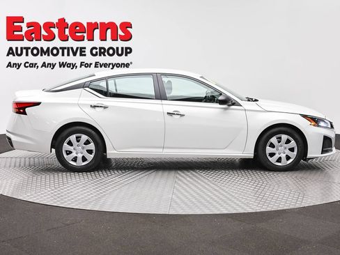 Used 2024 Nissan Altima 2.5 S FWD image 4