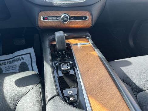 Certified 2024 Volvo XC90 T8 Plus w/ Protection Package Premier image 13