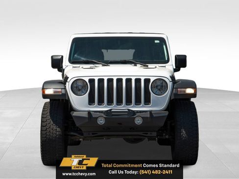 Used 2020 Jeep Wrangler Unlimited Rubicon AWD/4WD image 2